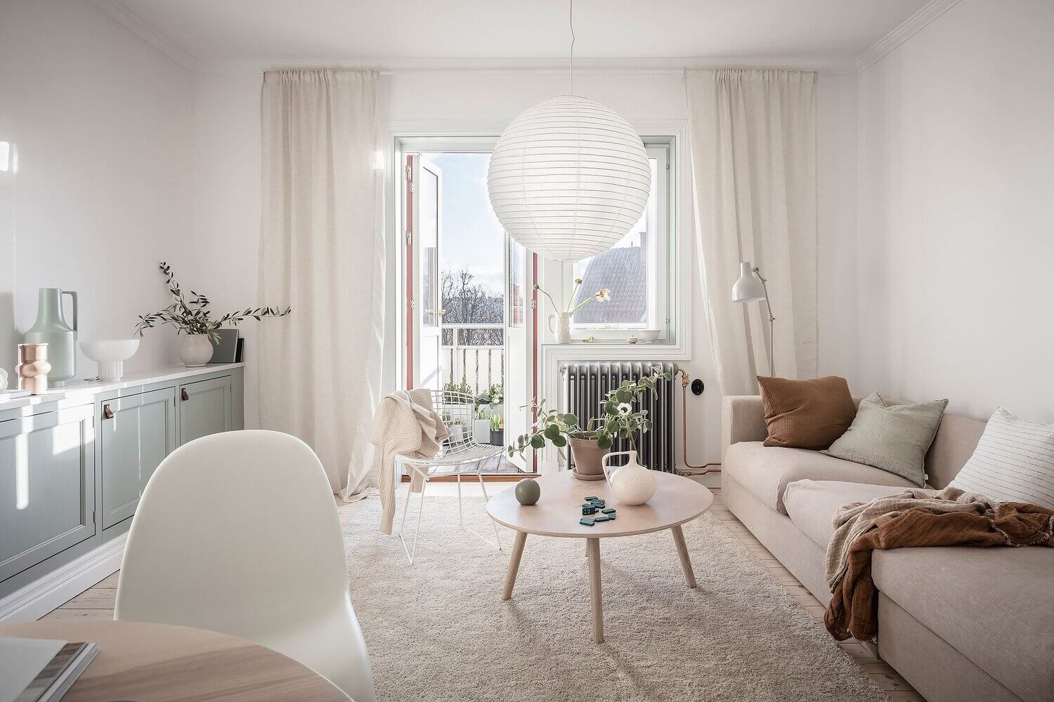 A Harmonious One-Bedroom Apartment With Plenty Of Storage 2 harmonious one bedroom apartment nordroom1 A Harmonious One-Bedroom Apartment With Plenty Of Storage