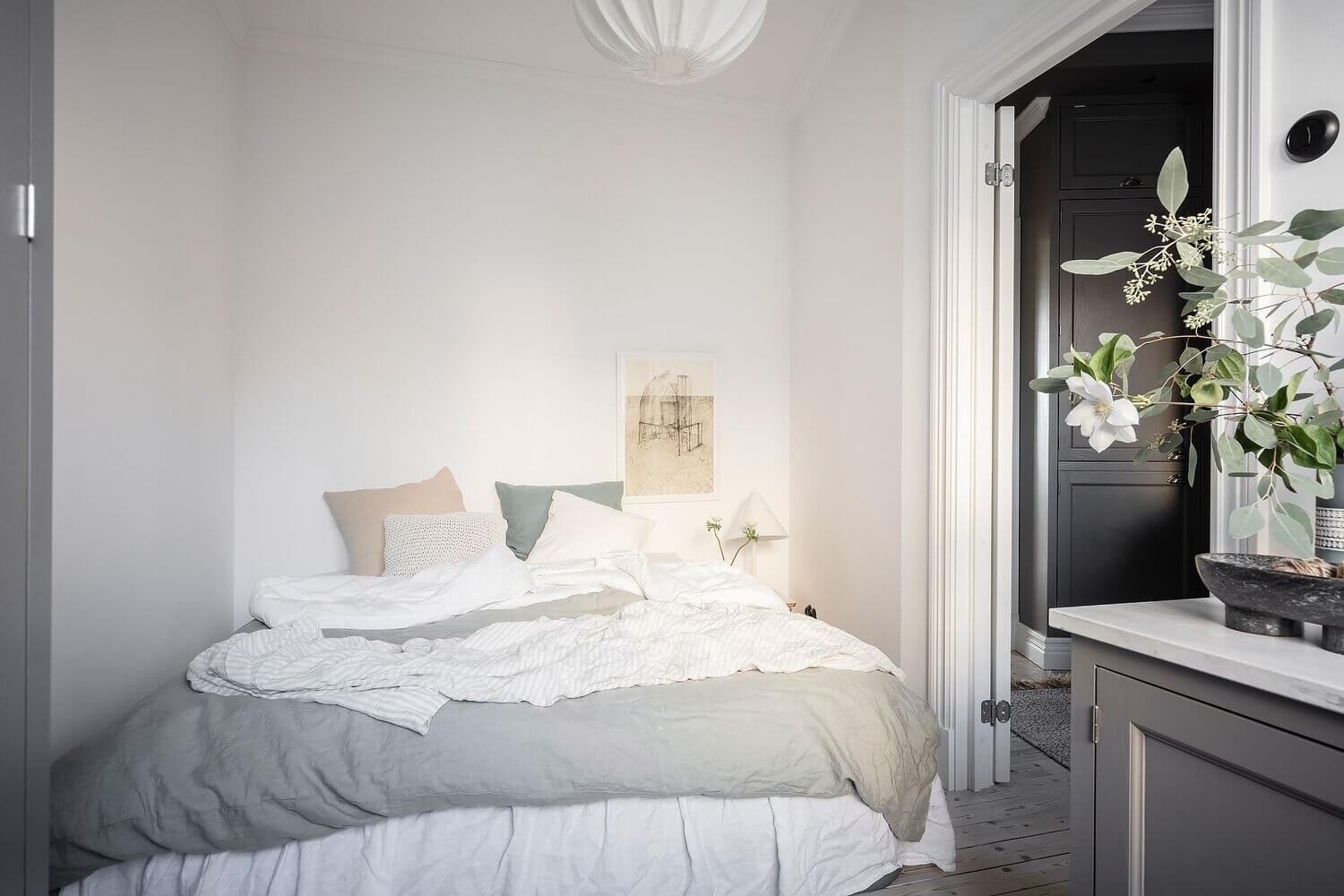 A Harmonious One-Bedroom Apartment With Plenty Of Storage 15 harmonious one bedroom apartment nordroom14 A Harmonious One-Bedroom Apartment With Plenty Of Storage