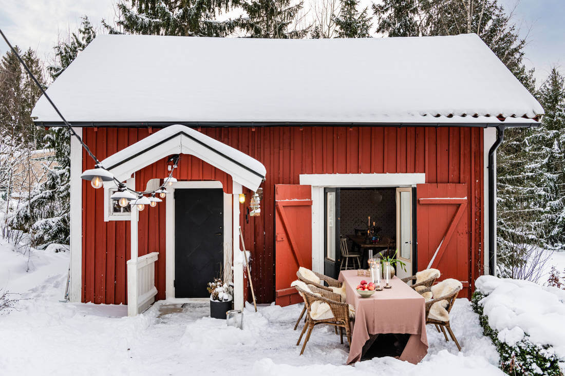 A Charming Small Vacation Home With A Lovely Garden 11 ACharmingSmallVacationHomeWithALovelyGarden TheNordroom7 A Charming Small Vacation Home With A Lovely Garden