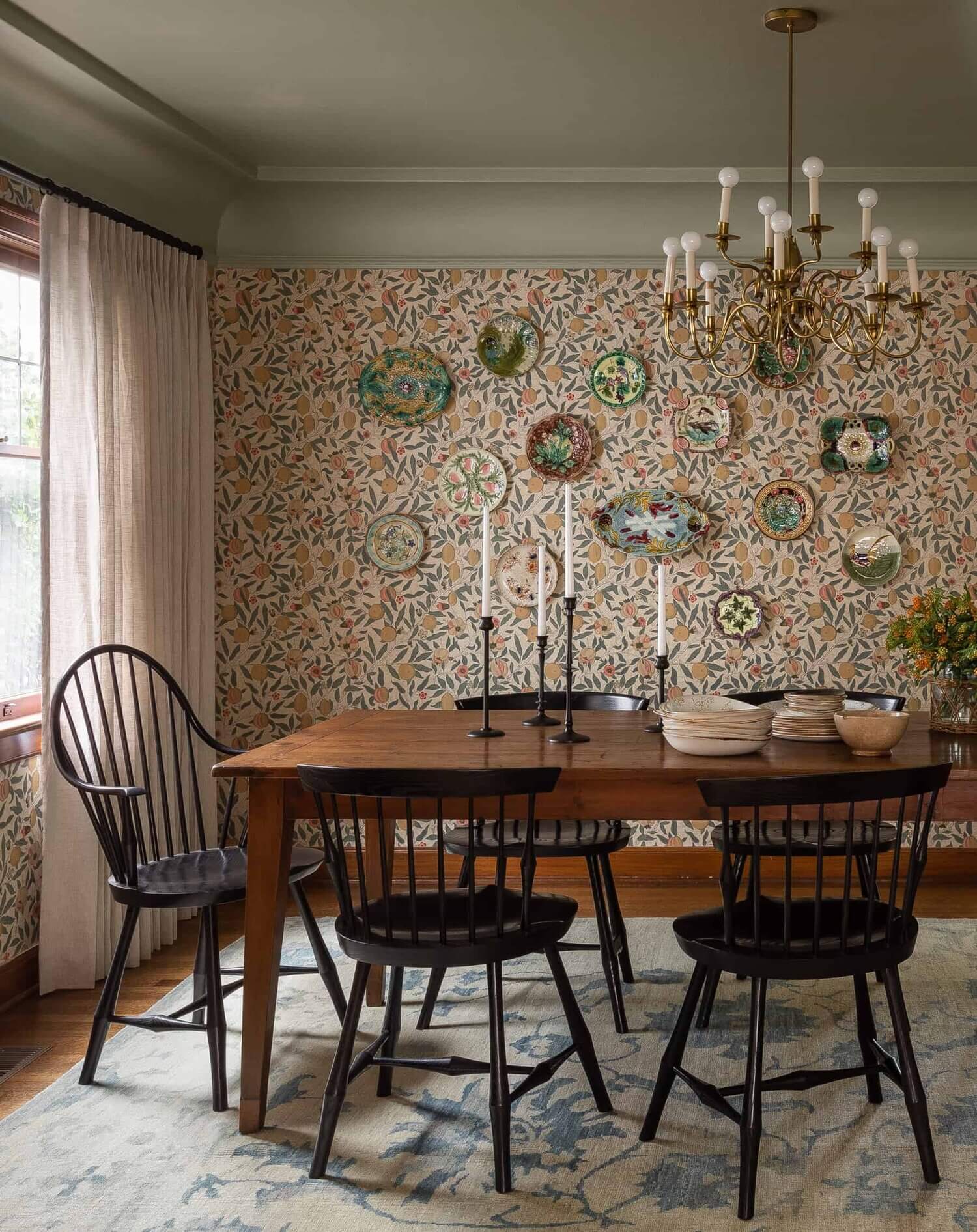 Soothing Colors in Designer Heidi Caillier's Eclectic Washington Home 12 Diningroomwithvinatgefarmtableandcolorfulwallpaper TheNordroom1 Soothing Colors in Designer Heidi Caillier's Eclectic Washington Home