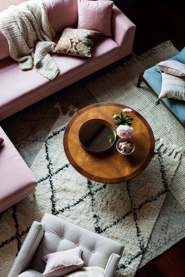 Pastel Colors in a Long Island Home Designed by Jersey Ice Cream Co 4 PastelColorsinaLongIslandHomeDesignedbyJerseyIceCreamCo TheNordroom4grid Pastel Colors in a Long Island Home Designed by Jersey Ice Cream Co