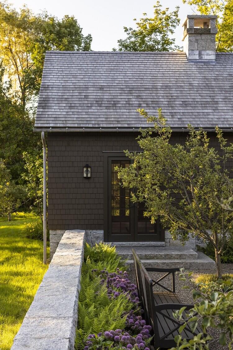 A Barn House On The Coast Of Maine by Gil Schafer 23 barn house maine gil schafer nordroom23 A Barn House On The Coast Of Maine by Gil Schafer
