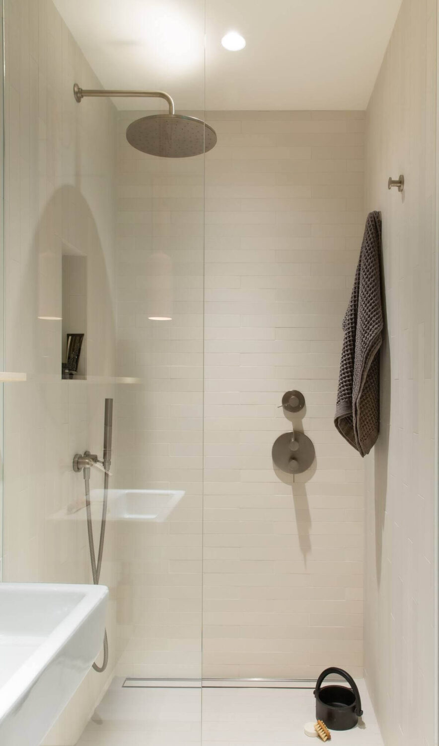 Simple Bathroom Design Ideas That Will Wow You 6 small-simple-bathroom-remodel-inspiration-nordroom