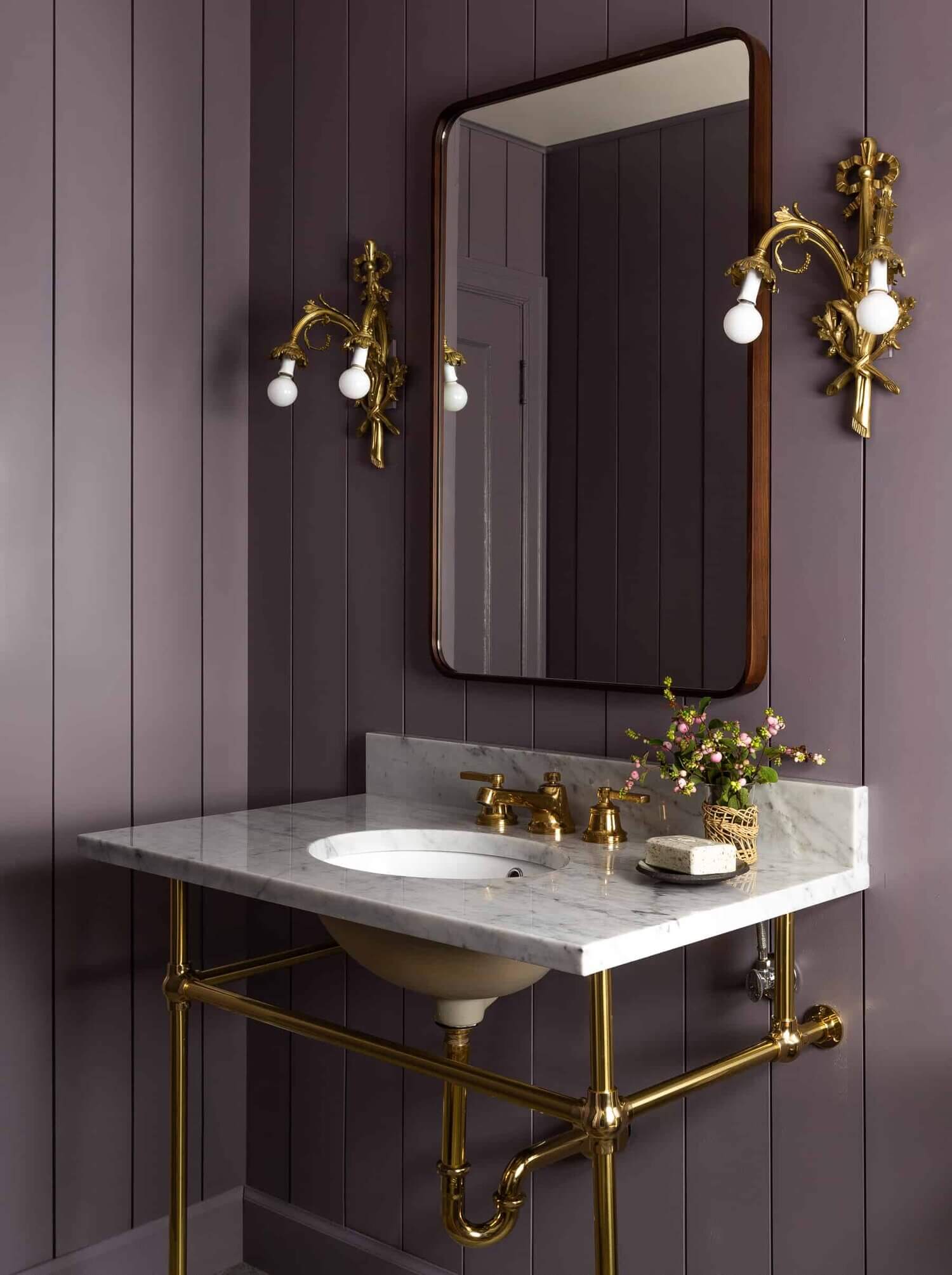 Soothing Colors in Designer Heidi Caillier's Eclectic Washington Home 18 purplecladdedpowderroomwithmarblesinkindesignerHeidiCailliersWashingtonhome TheNordroom1 Soothing Colors in Designer Heidi Caillier's Eclectic Washington Home