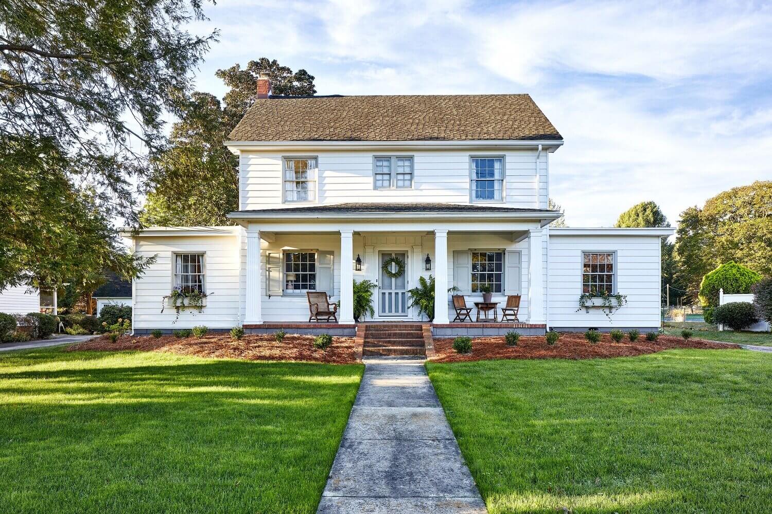 A 1924 Colonial Revival Filled With Charm and Thrift-Store Finds 15 A1924ColonialRevivalFilledWithCharmandThrift StoreFinds TheNordroom13 A 1924 Colonial Revival Filled With Charm and Thrift-Store Finds