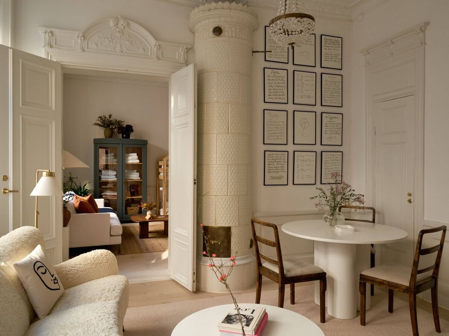 A Combination of Styles In A Historic Stockholm Apartment 4 ACombinationofStylesInAHistoricStockholmApartment TheNordroom3 A Combination of Styles In A Historic Stockholm Apartment