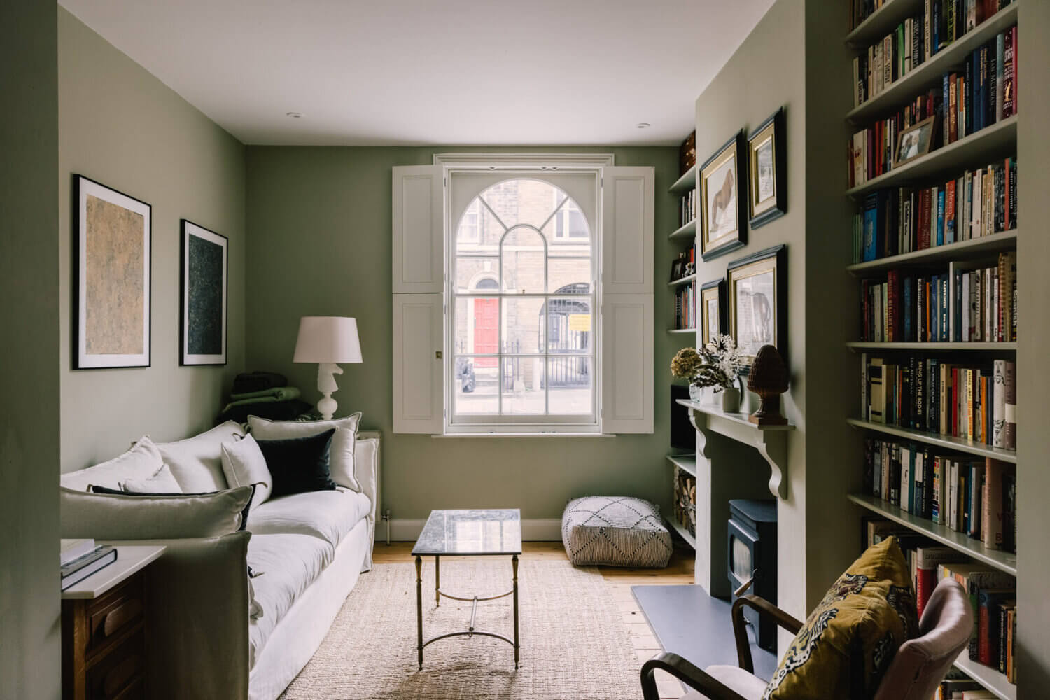 A Peaceful 19th-Century London Home Where Past and Present Meet 1 APeacefulLondonHomeFilledWithHistory TheNordroom1 A Peaceful 19th-Century London Home Where Past and Present Meet