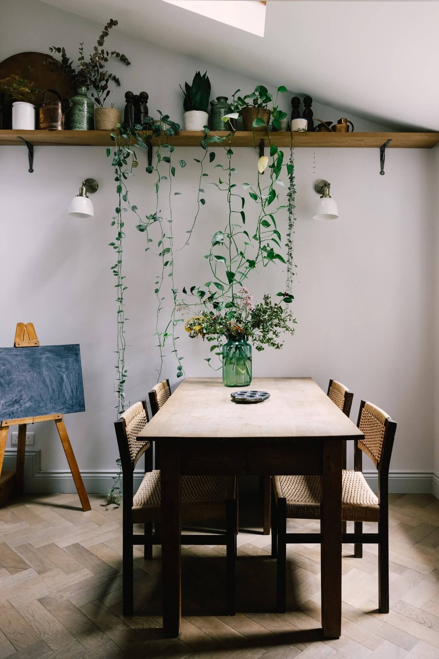 A Peaceful 19th-Century London Home Where Past and Present Meet 12 APeacefulLondonHomeFilledWithHistory TheNordroom12 A Peaceful 19th-Century London Home Where Past and Present Meet