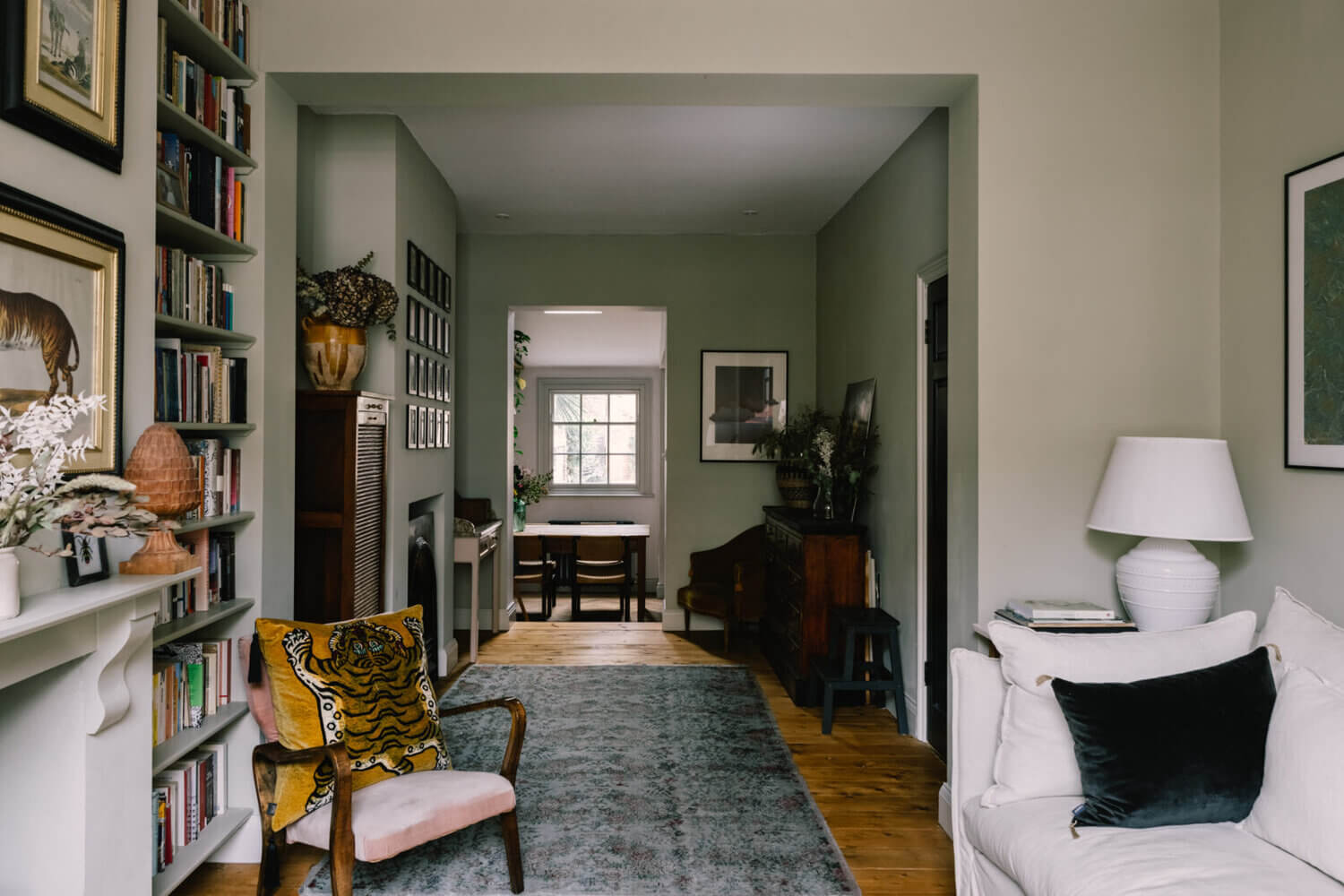 A Peaceful 19th-Century London Home Where Past and Present Meet 4 APeacefulLondonHomeFilledWithHistory TheNordroom4 A Peaceful 19th-Century London Home Where Past and Present Meet