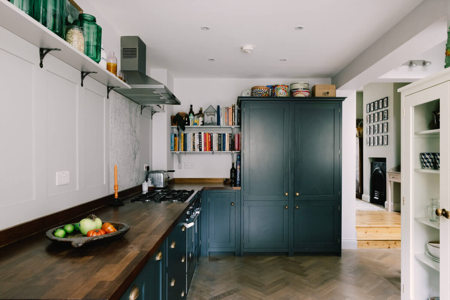 A Peaceful 19th-Century London Home Where Past and Present Meet 8 APeacefulLondonHomeFilledWithHistory TheNordroom8 A Peaceful 19th-Century London Home Where Past and Present Meet
