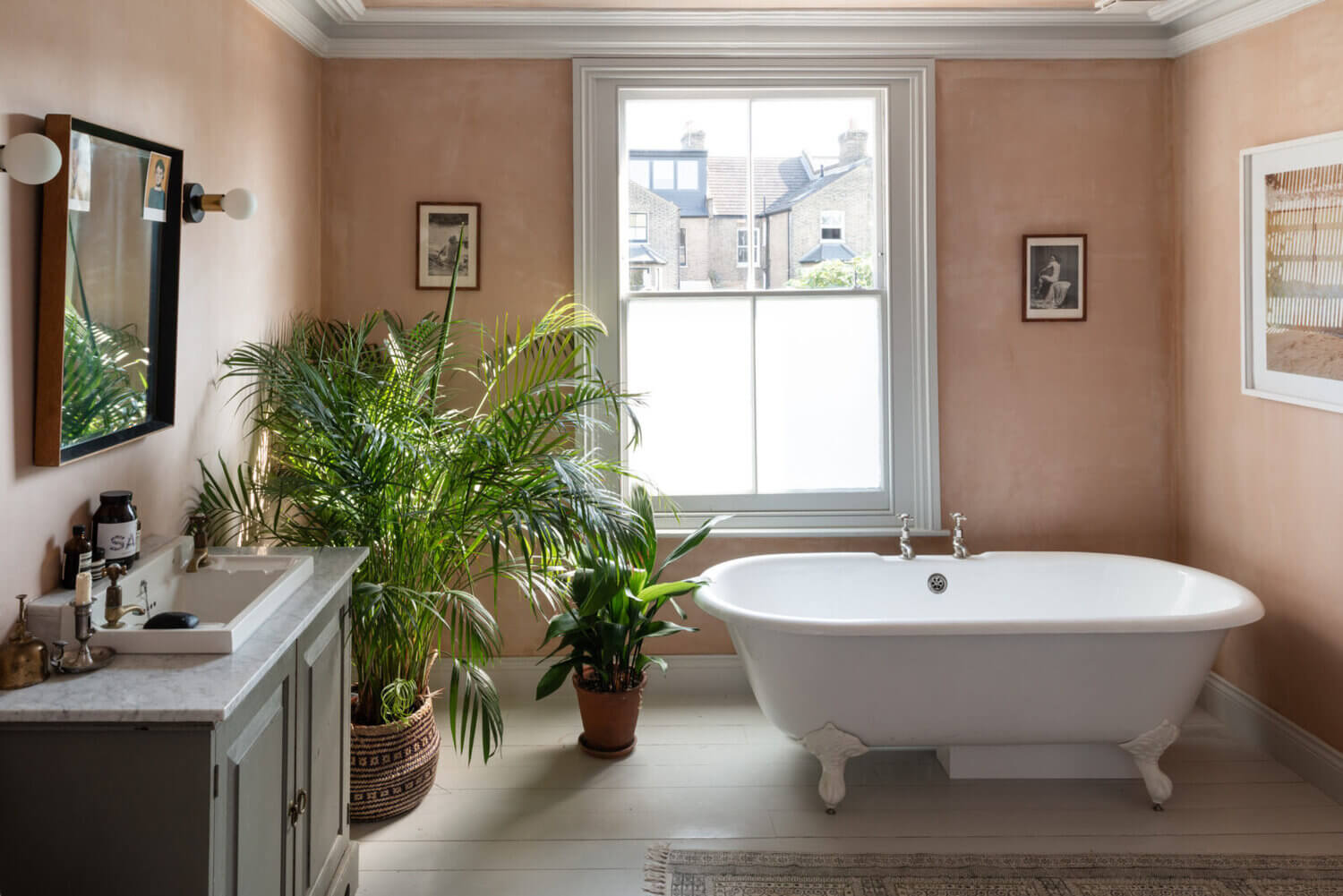 89 Pink Bathroom Ideas: From Hot Pink Walls to Blush Tiles 86 AVictorianHouseinLondonwithaPinkMusicRoom TheNordroom15 89 Pink Bathroom Ideas: From Hot Pink Walls to Blush Tiles