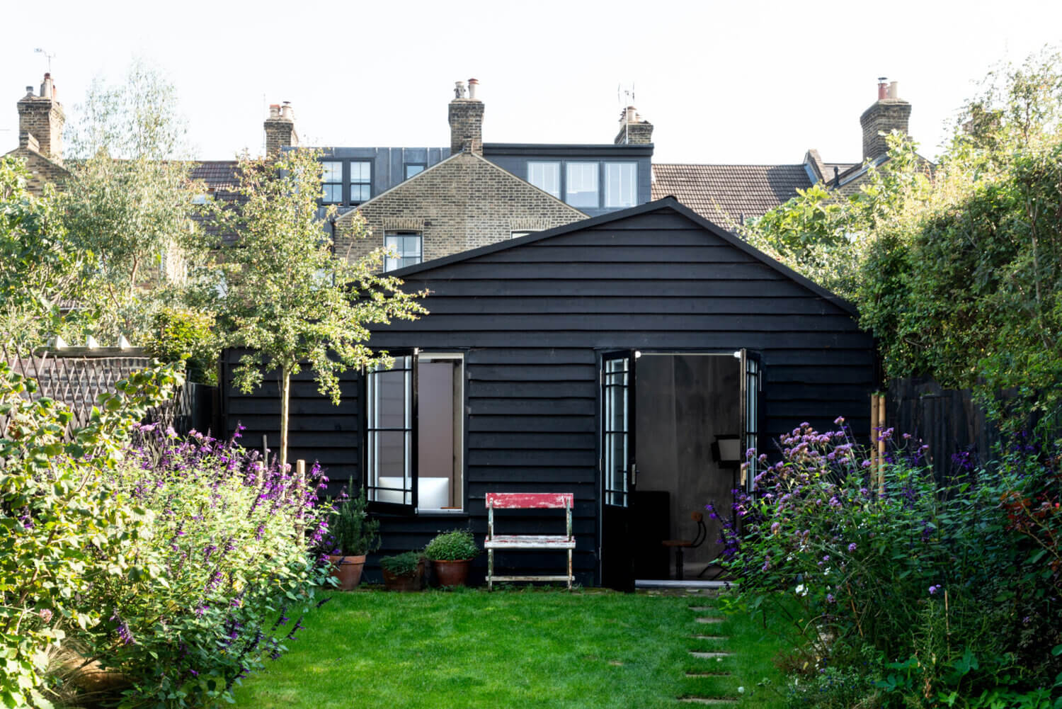 A Victorian Townhouse in London With A Pink Music Room 19 AVictorianHouseinLondonwithaPinkMusicRoom TheNordroom18 A Victorian Townhouse in London With A Pink Music Room