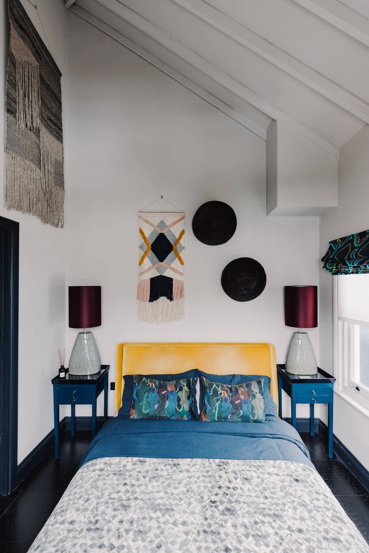 An Eclectic Narrow Blue House in London 18 AnEclecticBlueHouseinLondon TheNordroom17 An Eclectic Narrow Blue House in London