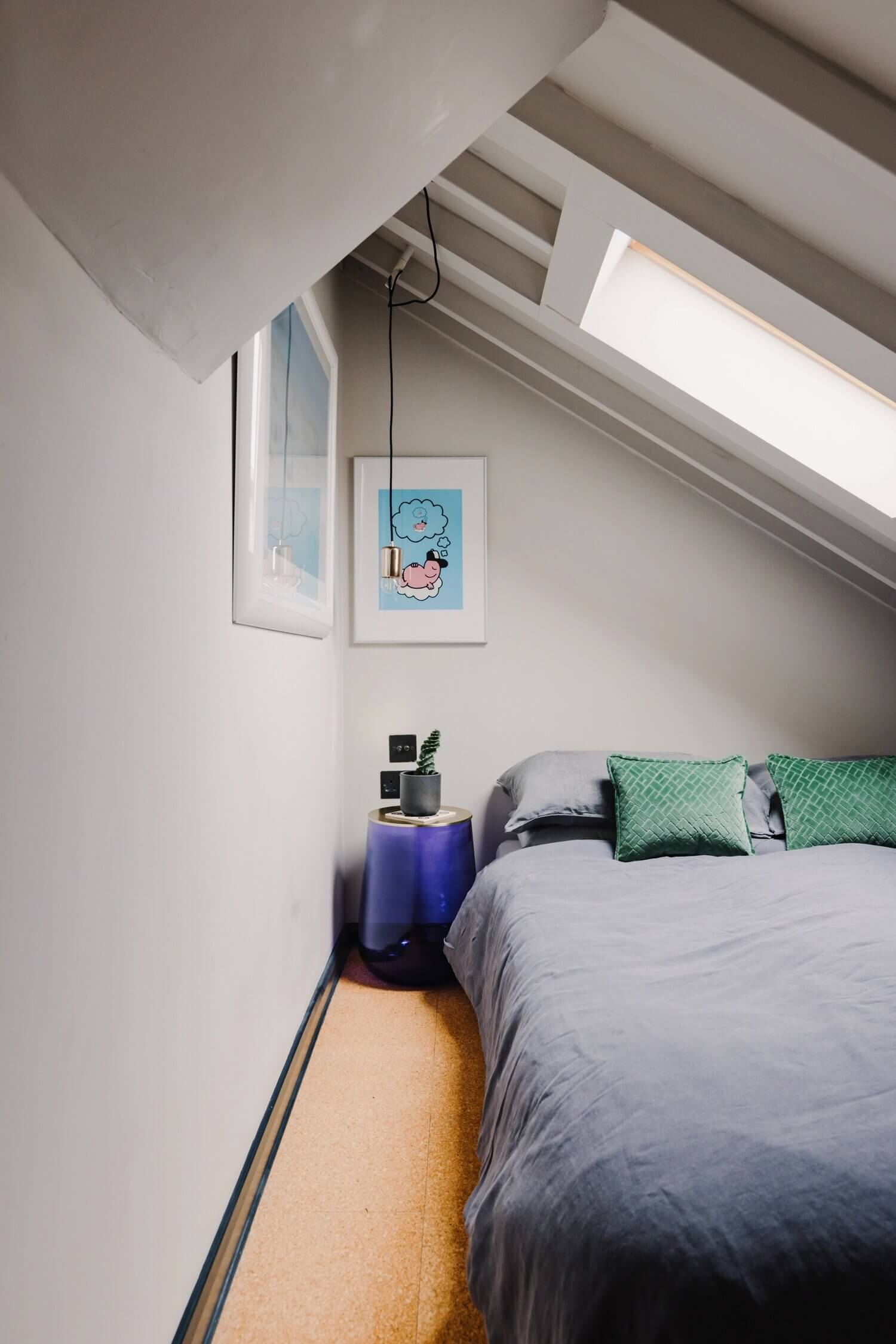 An Eclectic Narrow Blue House in London 27 AnEclecticBlueHouseinLondon TheNordroom26 An Eclectic Narrow Blue House in London
