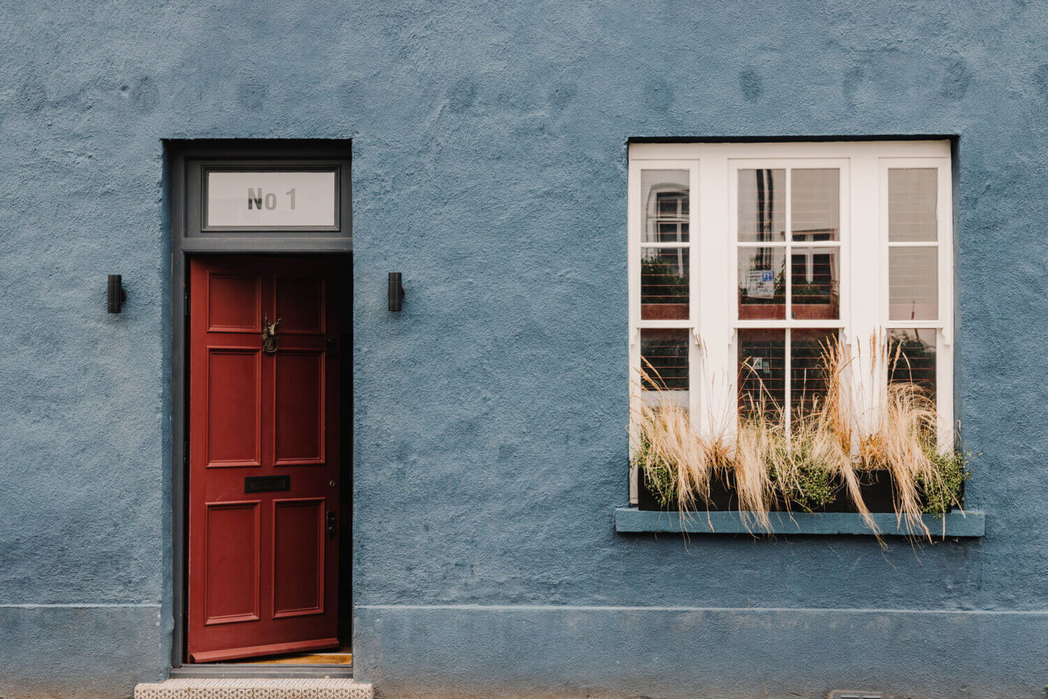 An Eclectic Narrow Blue House in London 29 AnEclecticBlueHouseinLondon TheNordroom28 An Eclectic Narrow Blue House in London