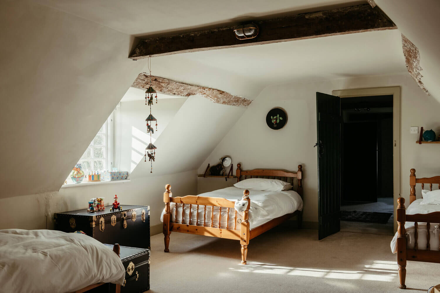 Hunston Manor House: A Renovated 17th-Century Property in West Sussex 22 HunstonManorHouseARenovated17th CenturyPropertyinWestSussex TheNordroom13 Hunston Manor House: A Renovated 17th-Century Property in West Sussex