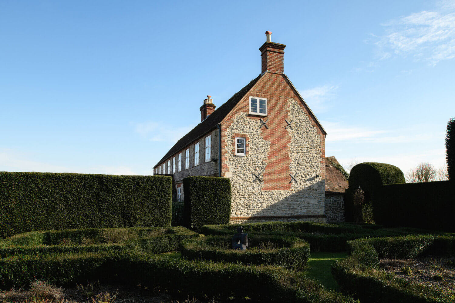 Hunston Manor House: A Renovated 17th-Century Property in West Sussex 23 HunstonManorHouseARenovated17th CenturyPropertyinWestSussex TheNordroom14 Hunston Manor House: A Renovated 17th-Century Property in West Sussex
