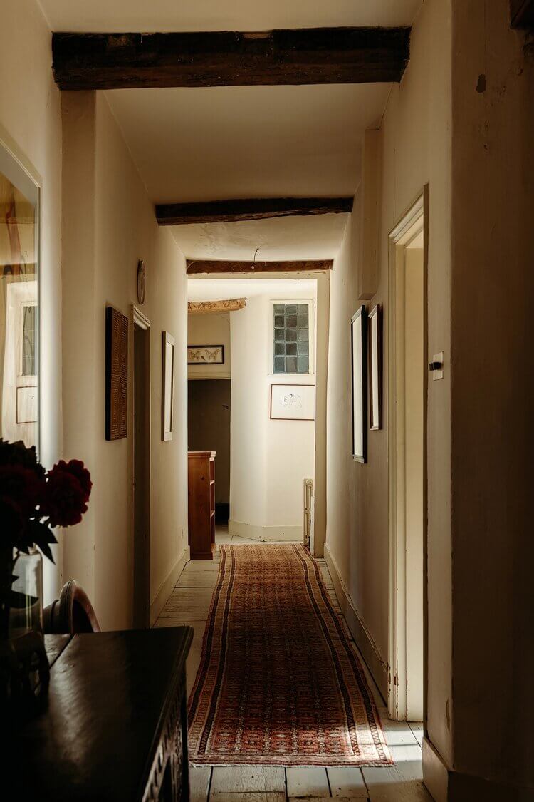 Hunston Manor House: A Renovated 17th-Century Property in West Sussex 16 HunstonManorHouseARenovated17th CenturyPropertyinWestSussex TheNordroom15grid Hunston Manor House: A Renovated 17th-Century Property in West Sussex