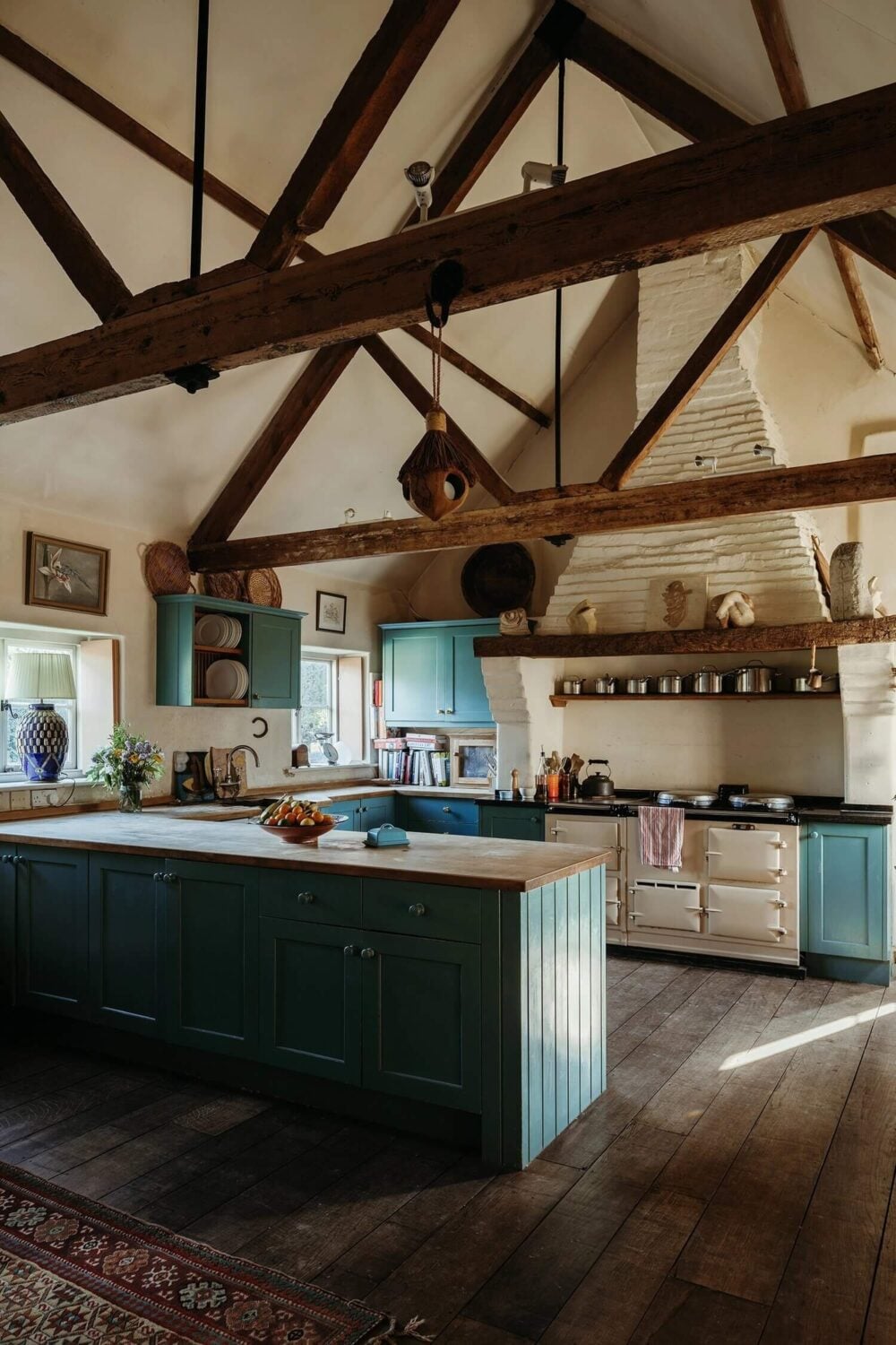 Hunston Manor House: A Renovated 17th-Century Property in West Sussex 6 HunstonManorHouseARenovated17th CenturyPropertyinWestSussex TheNordroom5 Hunston Manor House: A Renovated 17th-Century Property in West Sussex