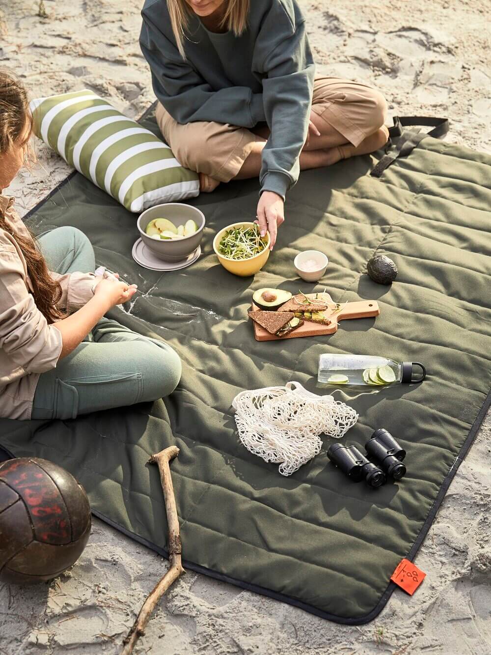 Nature Is Calling In IKEA's Spring Collection 2021 19 NatureIsCallingInIKEAsSpringCollection2021FJALLMOTTpicnicblanket TheNordroom Nature Is Calling In IKEA's Spring Collection 2021