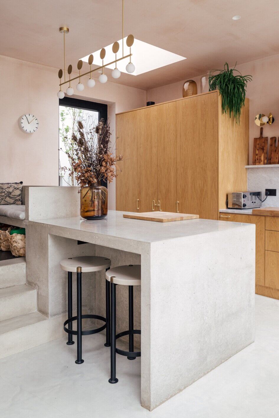 A Victorian Terrace House With Modern Kitchen Extension And Color Touches 13 pink-victorian-terrace-house-modern-extension-nordroom
