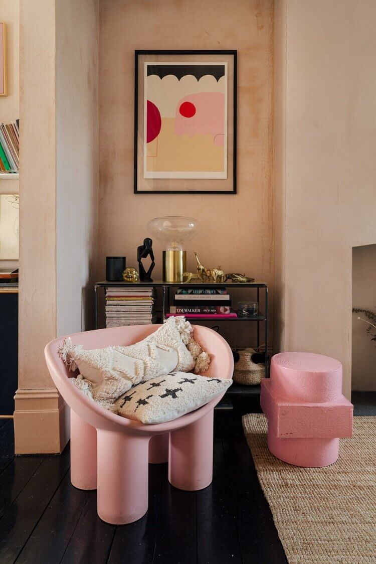 A Victorian Terrace House With Modern Kitchen Extension And Color Touches 3 pink-victorian-terrace-house-modern-extension-nordroom