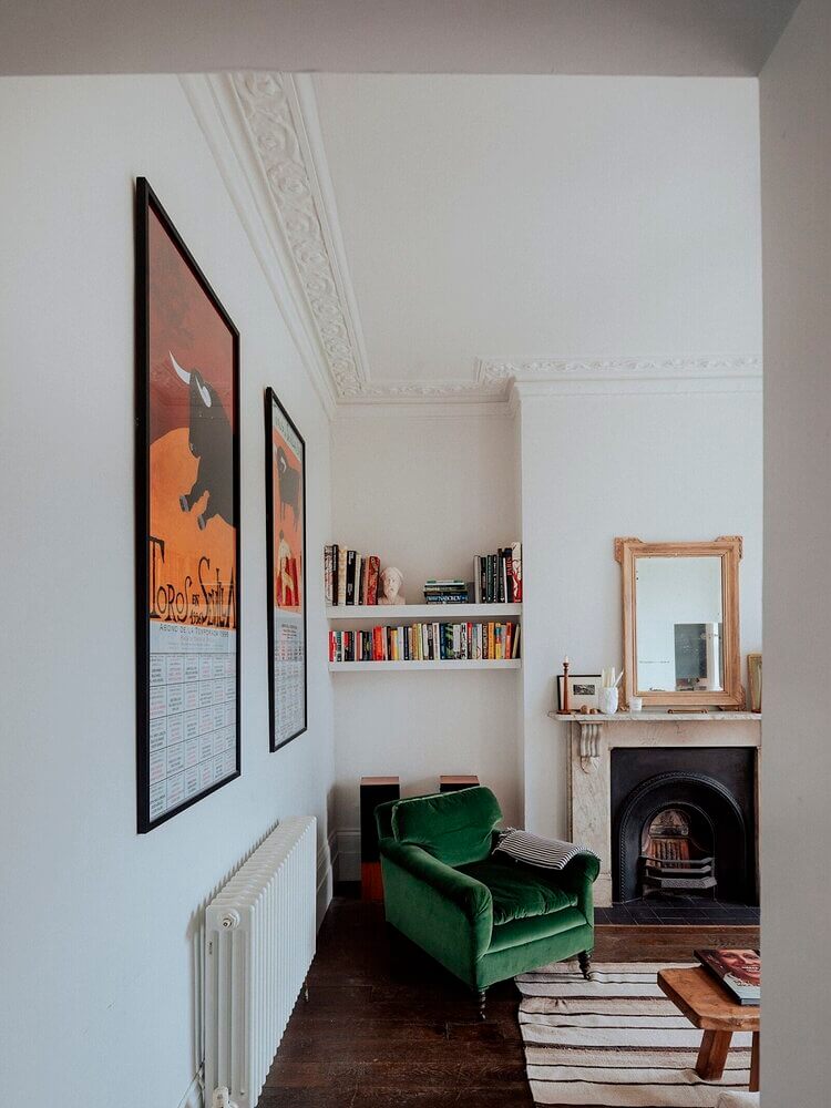 The Small London Apartment Of An Antiques Dealer 7 4 3 The Small London Apartment Of An Antiques Dealer