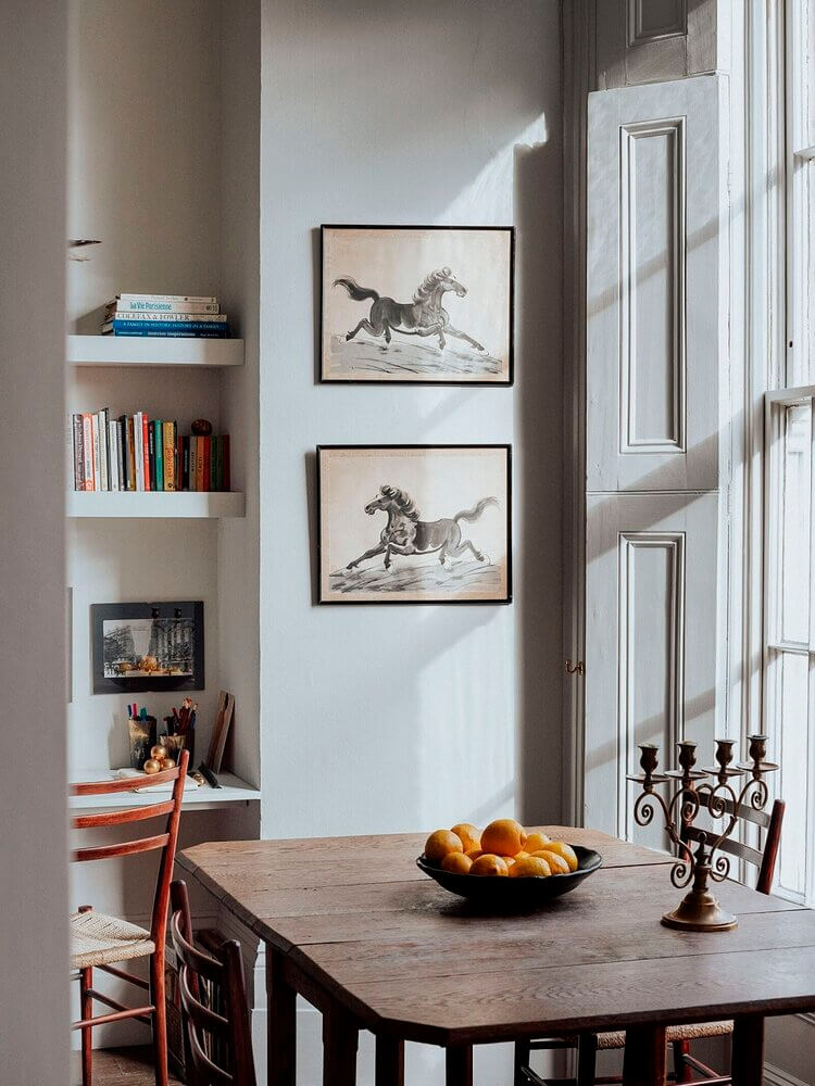 The Small London Apartment Of An Antiques Dealer 9 6 1 The Small London Apartment Of An Antiques Dealer