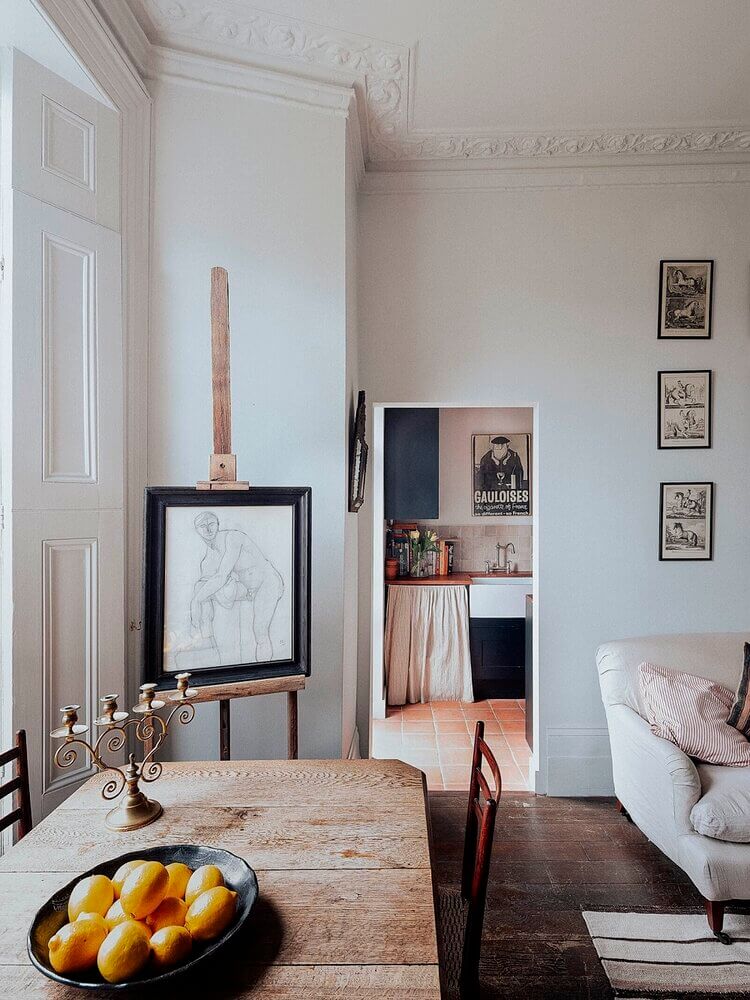 The Small London Apartment Of An Antiques Dealer 10 7 1 The Small London Apartment Of An Antiques Dealer