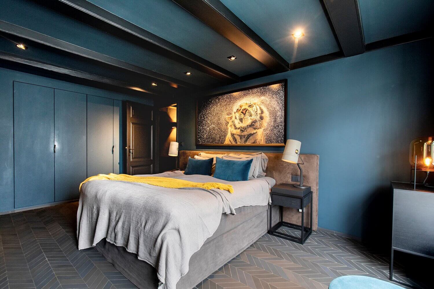 A Moody and Luxurious Attic Apartment in Amsterdam 8 AMoodyandLuxuriousAtticApartmentinAmsterdam TheNordroom6 A Moody and Luxurious Attic Apartment in Amsterdam