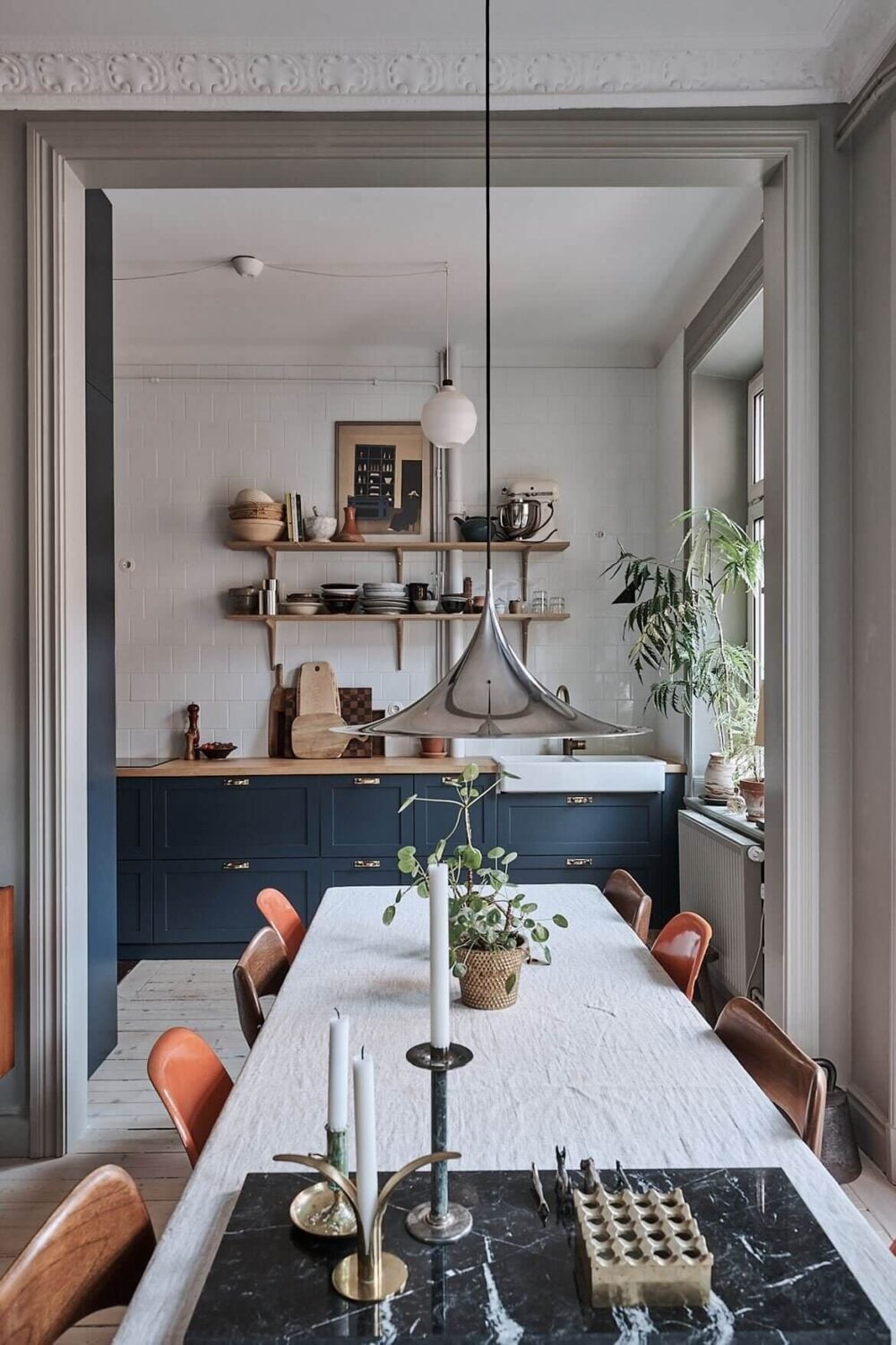 A Vintage Scandinavian Apartment With Dark Blue Bedroom 1 blue-vintage-scandinavian-apartment-nordroom