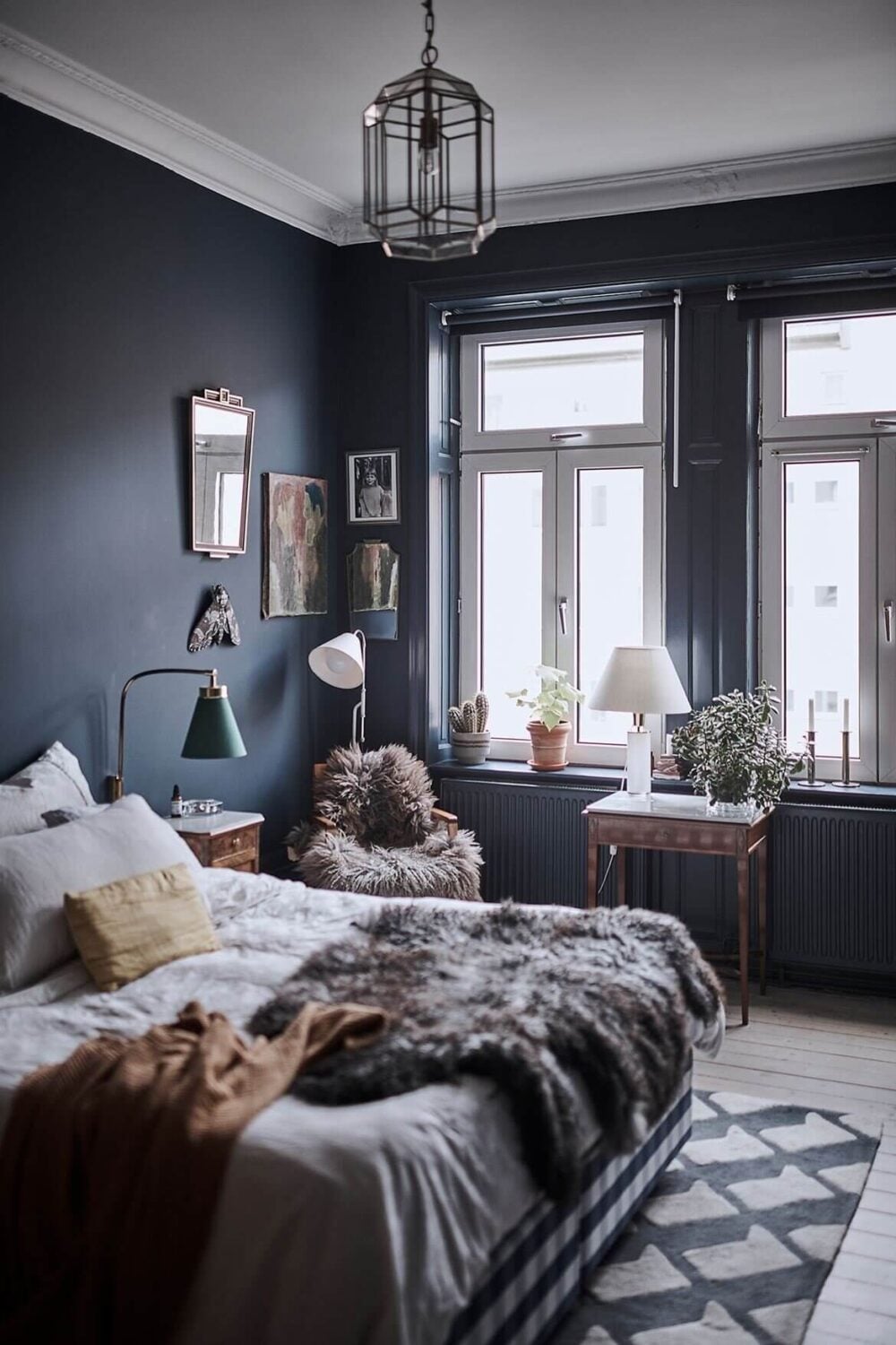 A Vintage Scandinavian Apartment With Dark Blue Bedroom 11 blue-vintage-scandinavian-apartment-nordroom