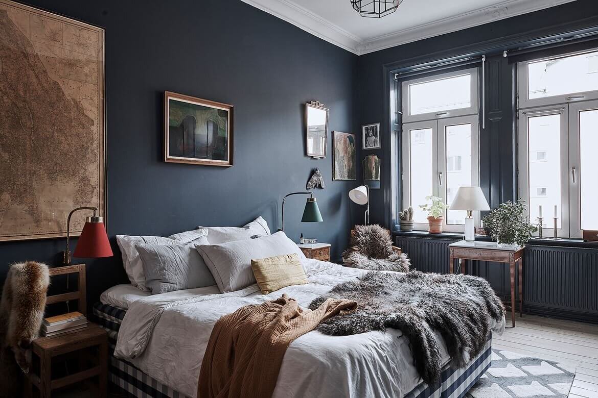 A Vintage Scandinavian Apartment With Dark Blue Bedroom 12 blue-vintage-scandinavian-apartment-nordroom
