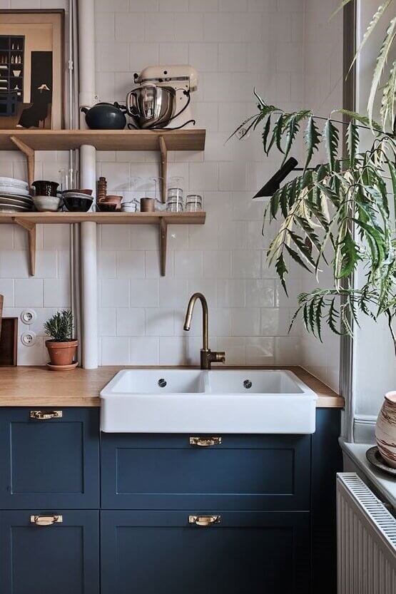 A Vintage Scandinavian Apartment With Dark Blue Bedroom 8 blue-vintage-scandinavian-apartment-nordroom