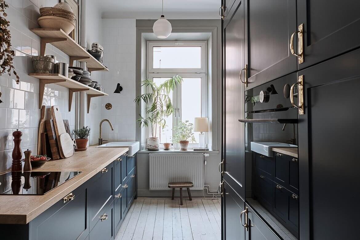 A Vintage Scandinavian Apartment With Dark Blue Bedroom 9 blue-vintage-scandinavian-apartment-nordroom