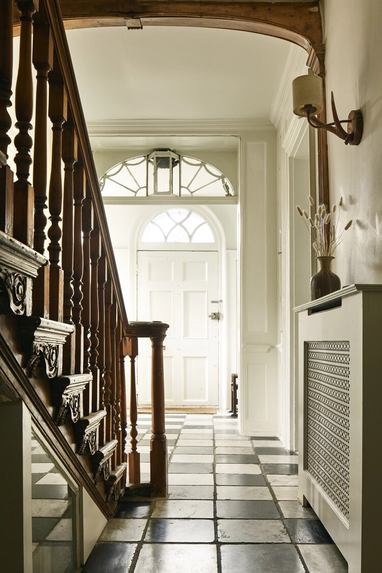An Elegant 18th-Century House With Its Own Ballroom 17 AnElegant18th CenturyHouseWithABallroom TheNordroom16grid An Elegant 18th-Century House With Its Own Ballroom