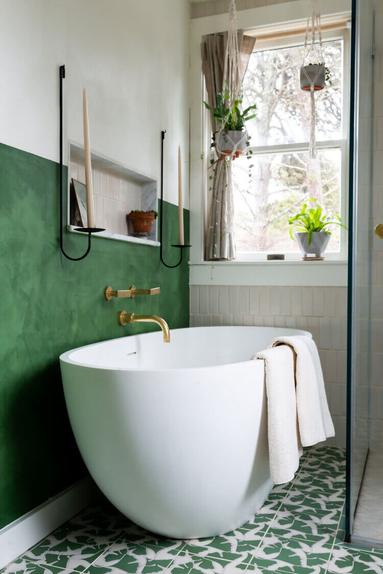 Sunday Favourites #3 15 Greenandwhitebathroomwithfreestandingbath TheNordroom1 Sunday Favourites #3