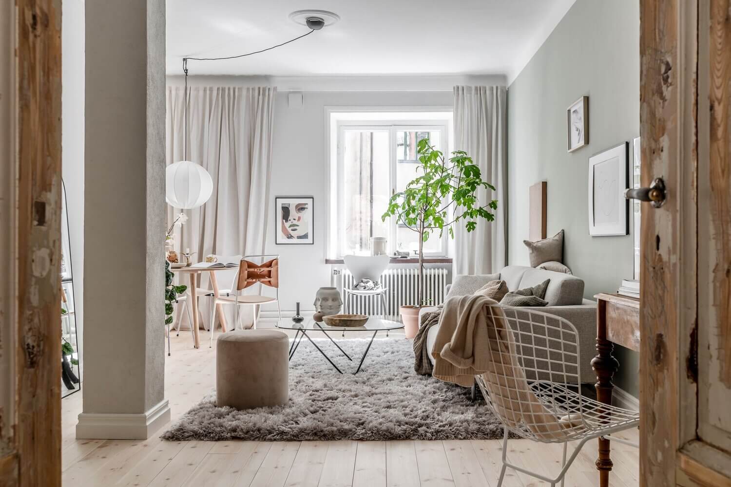 Natural Color Tones in a Charming Scandinavian Apartment 1 scandinavian-home-design-natural-nordroom