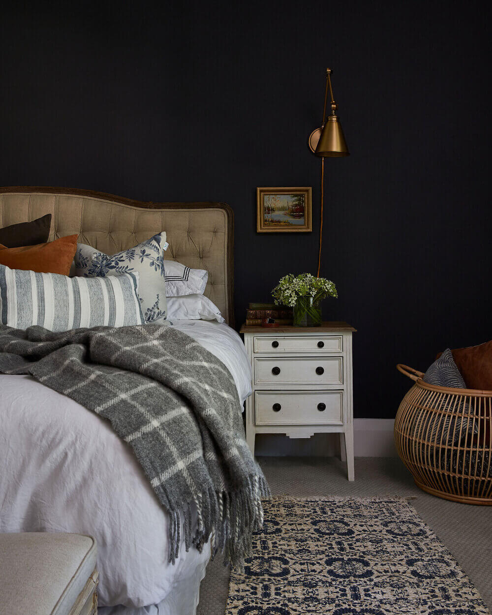 Paint it Black: Black Interior and Exterior Design Ideas 14 PaintitBlack DarkInteriorandExteriorDesignIdeas BlackBedrooms TheNordroom4 Paint it Black: Black Interior and Exterior Design Ideas