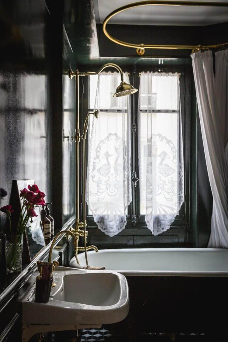 Paint it Black: Black Interior and Exterior Design Ideas 22 TheBeautifulParisApartmentofJackieKaiEllis TheNordroom Paint it Black: Black Interior and Exterior Design Ideas