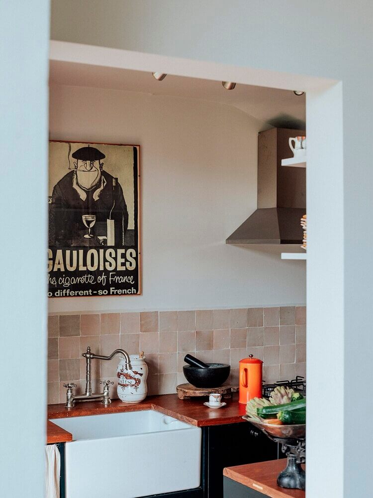 The Pros and Cons of a Wooden Kitchen Countertop 24 TheSmallLondonApartmentOfAnAntiquesDealer TheNordroom6 The Pros and Cons of a Wooden Kitchen Countertop