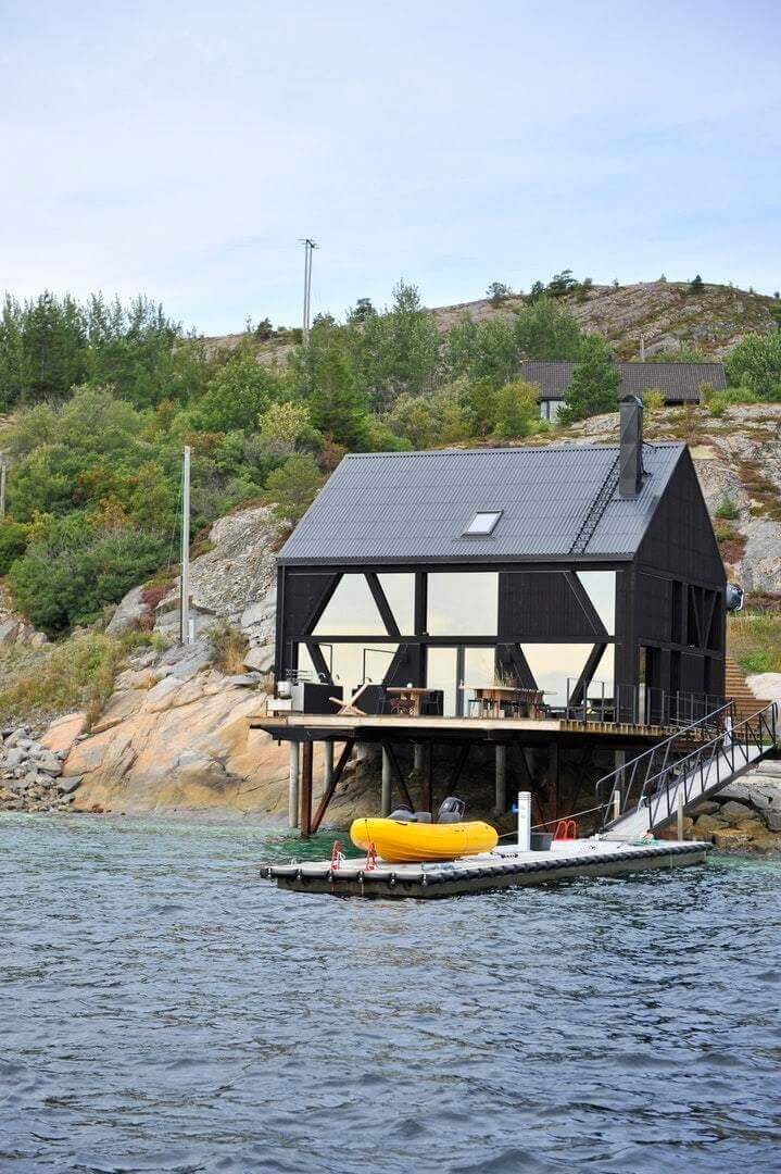 Paint it Black: Black Interior and Exterior Design Ideas 46 Paint it Black: Black Interior and Exterior Design Ideas