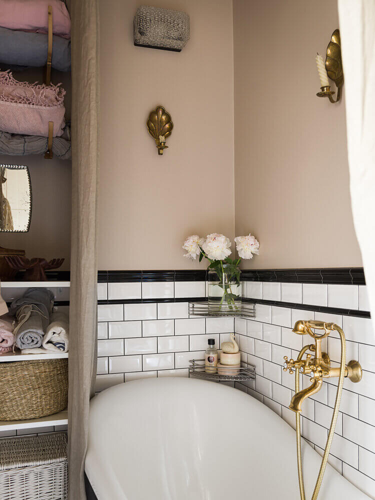 83 Small Bathroom Ideas & How To Make It Look Bigger 74 small-bathroom-design-ideas-nordroom