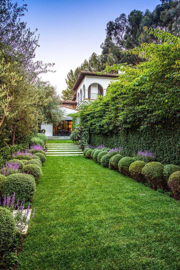A 1930s Mediterranean-Style Estate in Santa Monica 16 A1930sMediterranean StyleEstateinSantaMonica TheNordroom16grid A 1930s Mediterranean-Style Estate in Santa Monica