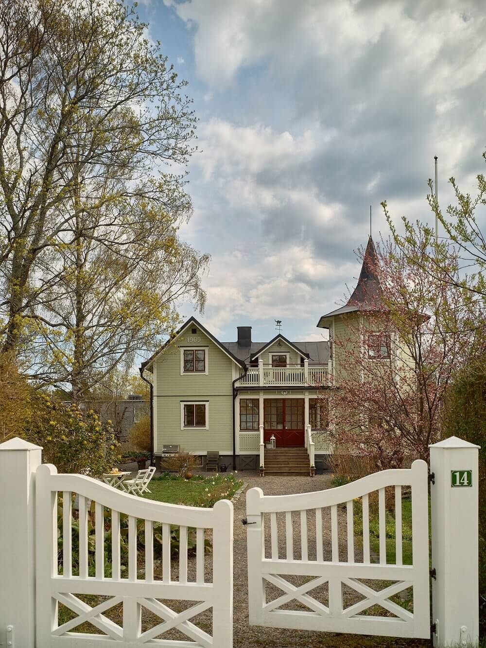 A Characteristic Swedish Family Home with a Tower Room 1 idyllic-swedish-house-tower-room-nordroom