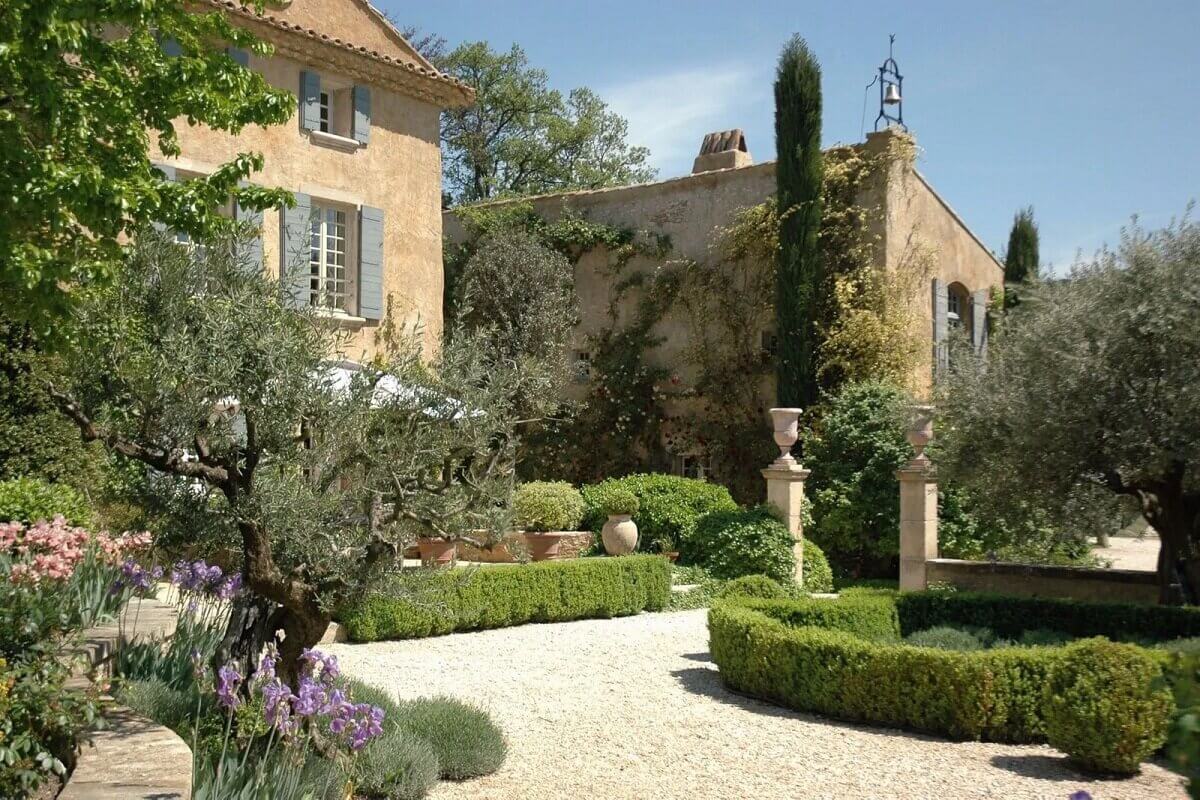 For Sale: A Beautiful 16th-Century Bastide in the Provence 11 16th-century-bastide-provence-nordroom