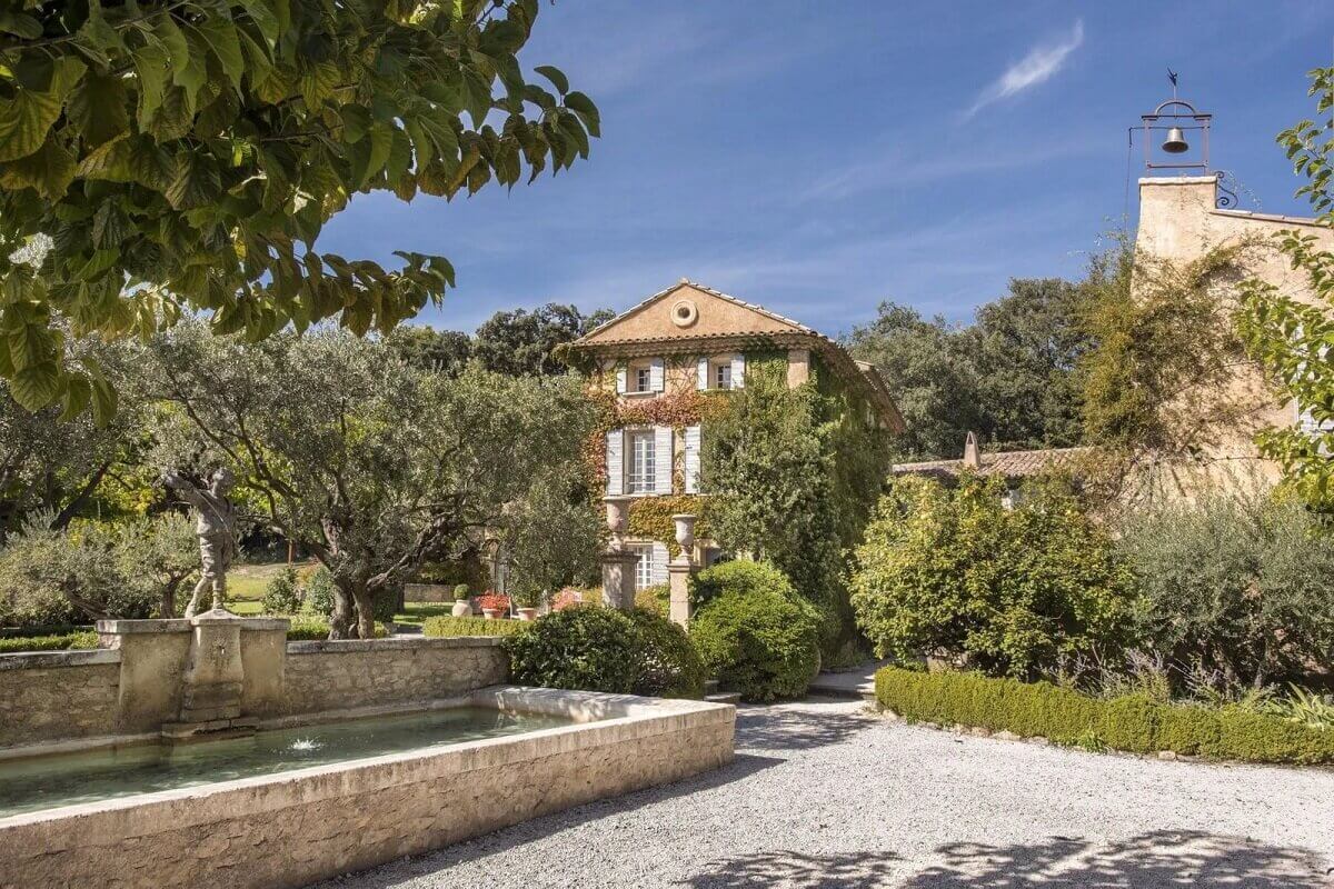 For Sale: A Beautiful 16th-Century Bastide in the Provence 3 16th-century-bastide-provence-nordroom
