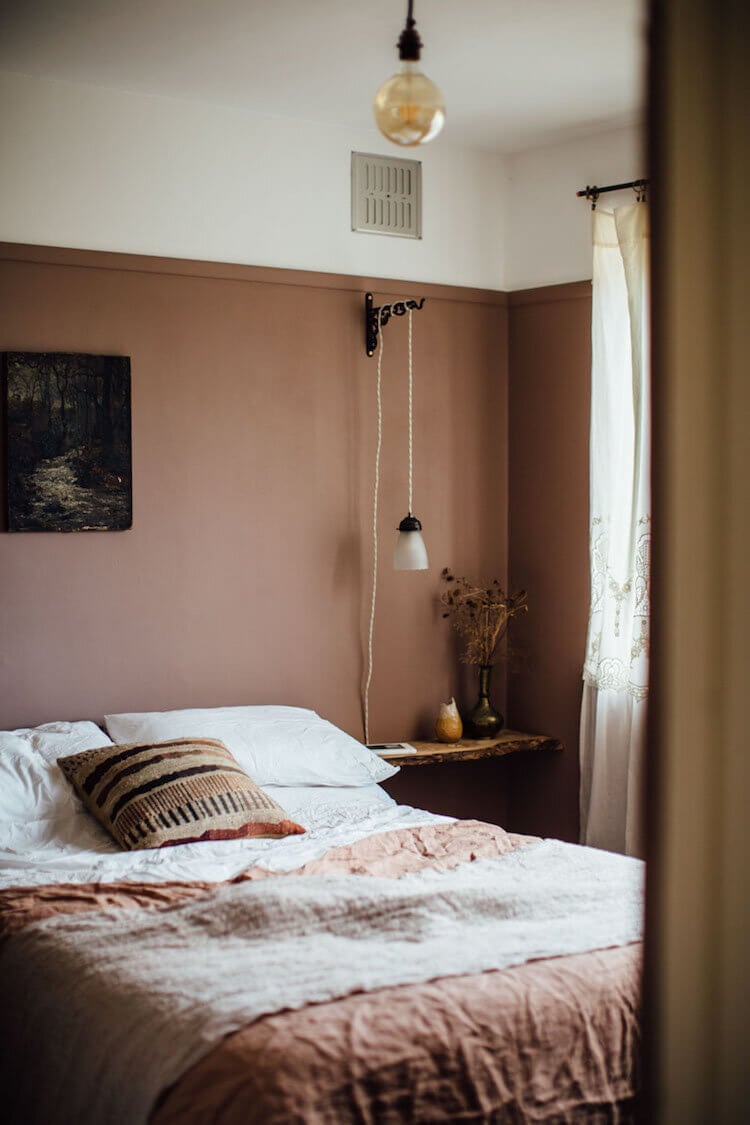 How To Style A Pink Bedroom (For Adults) 27 bedroom-earthy-pink-walls-nordroom