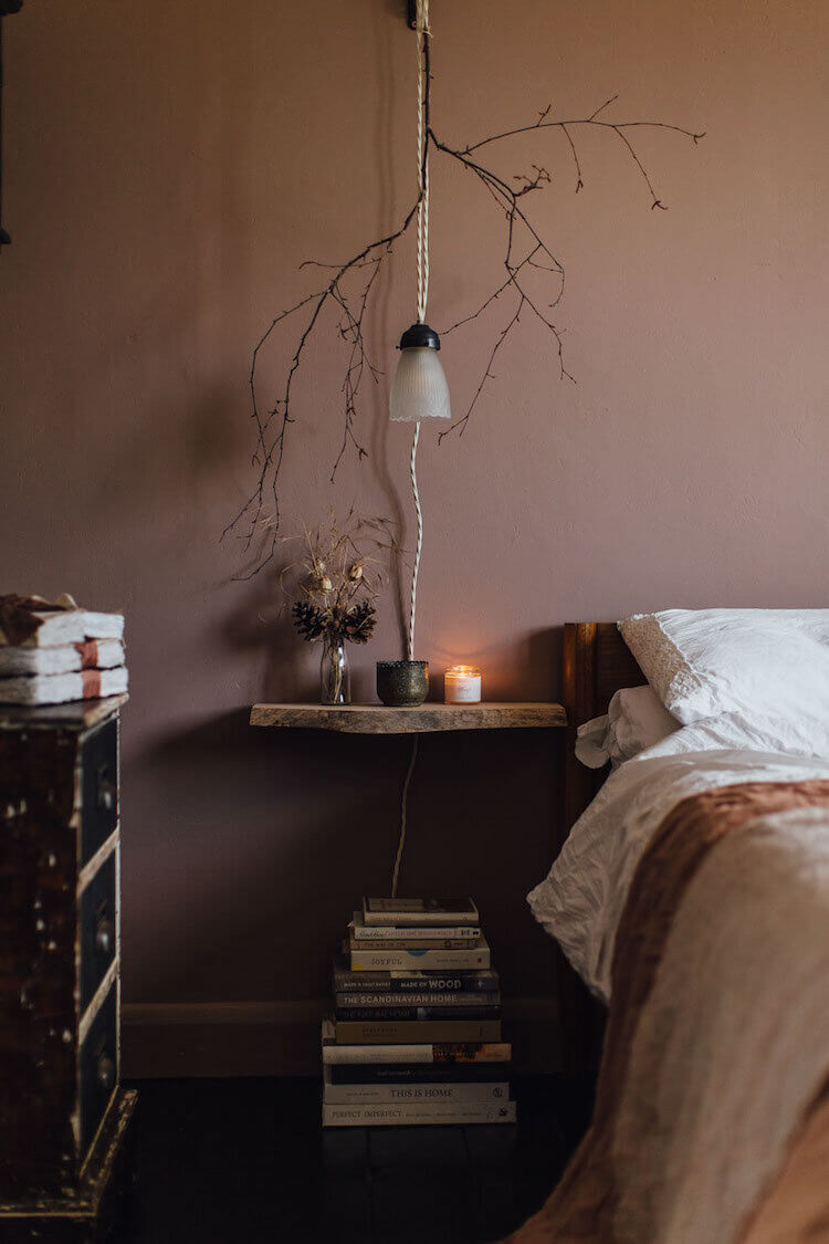 How To Style A Pink Bedroom (For Adults) 26 bedroom-earthy-pink-walls-nordroom