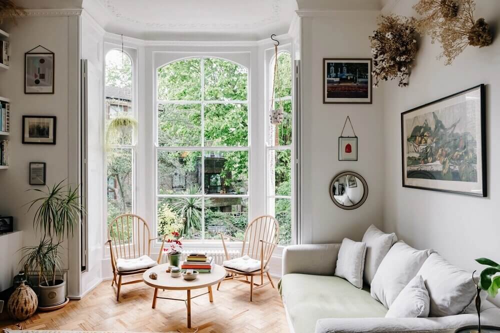 A Light-Filled London Apartment 3 light-filled-london-apartment-bay-window-nordroom